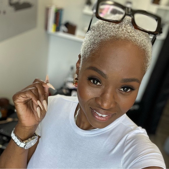 Meet your Posher, Nikita - Picture 1 of 1